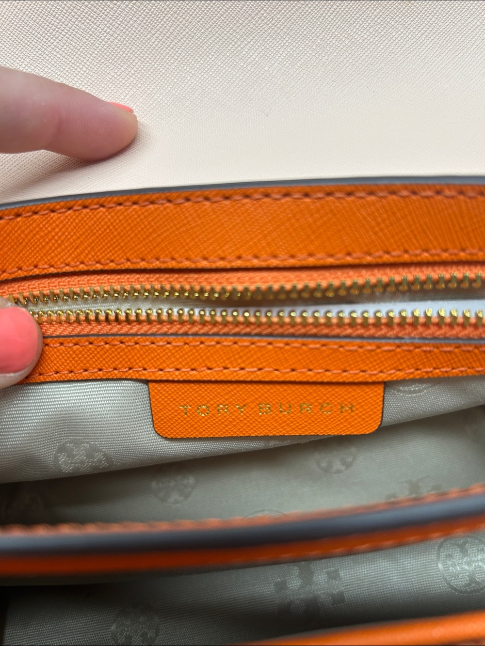 5312 NWOT Tory Burch Emerson Envelope convertible Shoulder Bag 415312 - Picture 12 of 16